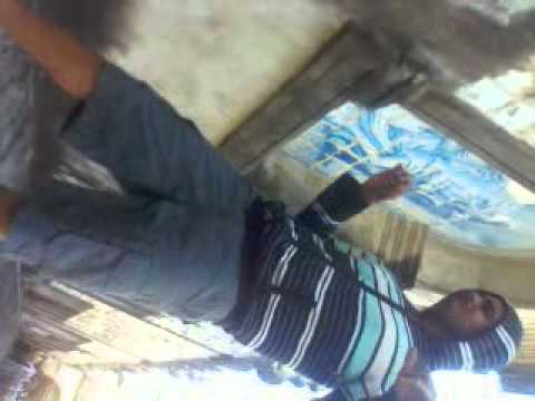 Anderson Silvestre na ``posição do cachorrinho``