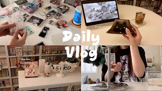 vlog￤オタクの休日🧁￤夜中のグッズ整理🌙*.｡￤本棚整理📖￤友達とグッズ開封🎀￤チェンソーマンレゼ篇🍿￤冷凍三角チョコパイ美味しすぎた