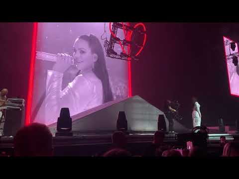 Ewa Farna - Jaky to je (Praha, O2 Arena, 14.10.2023)