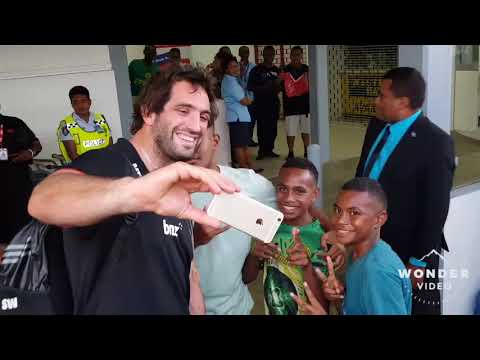 Saimone and Beni behind the scenes