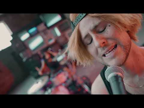 ScaredChilde - I'm a 6 She's an 11 (Featuring Genshin VA's) [Official Music Video]