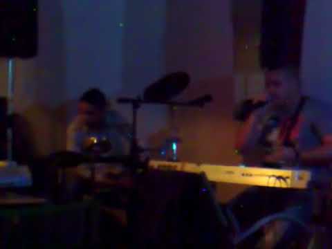 Peca peva LAKU NOC od Adila