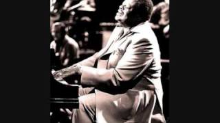 Oscar Peterson plays flight of the bumblebee