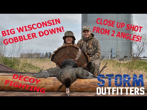 BIG OLD MEAN Turkey Shot on Wisconsin Opener | Big...