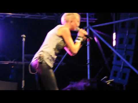 Emma Hewitt - Colours & Waiting Live @ ASOT 550 Den Bosch