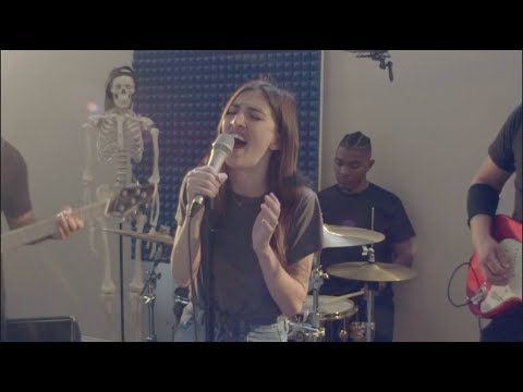 Valeree - Dive (Quarantine Performance for Pilot)