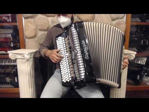 4051 - Like New Black Arpeggio Chromatic Button Accordion B System LMMMH 102 120 $4999