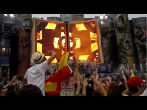 Alesso playin' Pendulum - The Island (Remix) w/ Calvin Harris - Awooga @ Tomorrowland 2012 [HQ]
