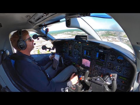 WHAT IT'S LIKE TO LAND AT LOUISVILLE INTERNATIONAL! - TBM850 Flight VLOG