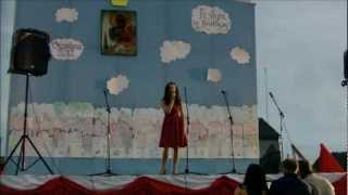 preview picture of video 'Festyn u Królowej; Oszmiana, 26.08.2012; śpiewa Grażyna Komincz'