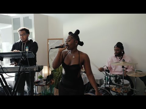 Henri B. Styles - "Unavailable" Live Performance | Real Mumbo Sessions