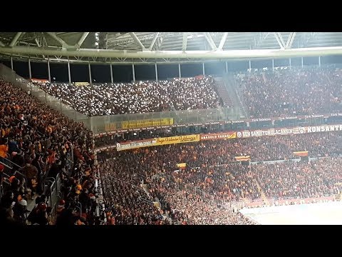 Göztepe Taraftarı Işık Şov | Galatasaray 3 Göztepe 1 | Müthiş Tezahürat