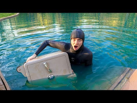 SCUBA DIVING FOR MY SAFE!! (I FOUND IT)