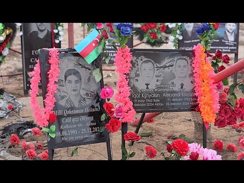 La ciudad kazaja de Aktau recuerda el accidente de Azerbaiyán Airlines un año después