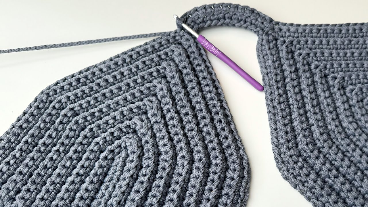 Выкройку этой сумки невозможно достать и купить. Покорила модный мир ...