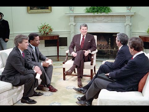 Four iconic journalists Bernard Shaw, Dan Rather, Peter Jennings, Tom Brokaw, with President Reagan