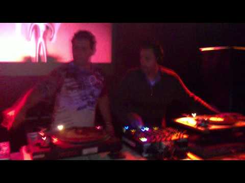 DJ Durães - ( Aniversário - amigo,DJ Axel ) Discoteca Pagoa - San Sebastian/Espanha, 29/01//2011.