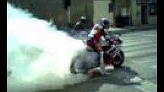 preview picture of video 'Yamaha R1 - Burnout in Maribor'