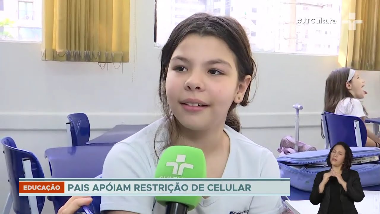 Governo Federal elabora lei para proibir celulares nas escolas