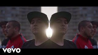 Sin Dejar De Soñar Lyrics English Translation