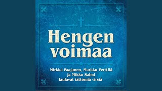 Pilvimuurista valo välähtää