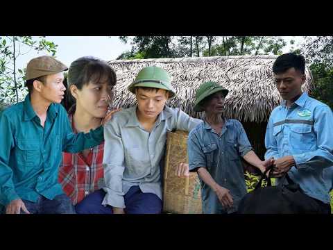 Adam felt sad when he was alone. De and Huyen had gone back to their hometown. #Life Single