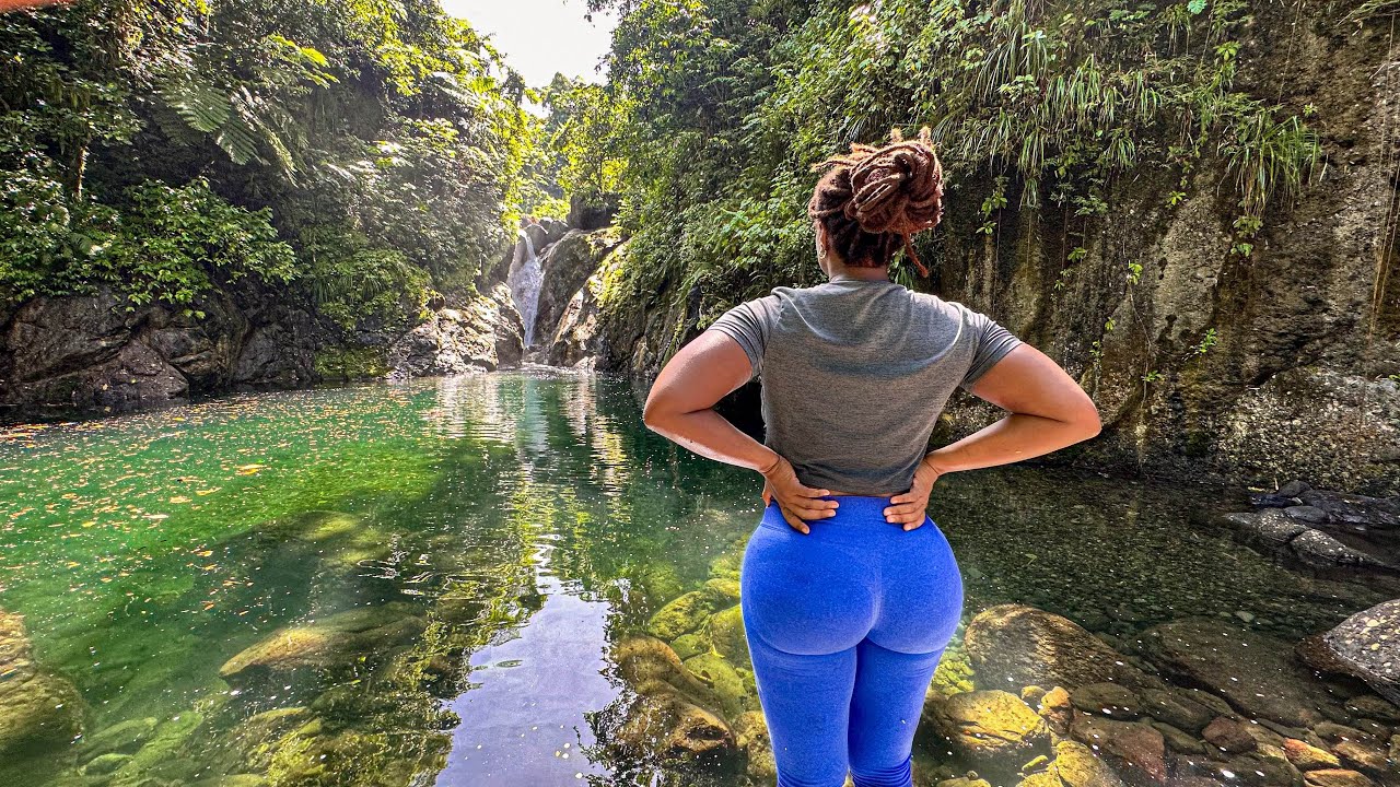 BREAKFAST AT THE WATERFALLS - Exploring And Foraging