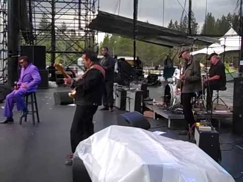 The Mannish Boys feat. Finis Tasby: "As The Years Go Passing By" @ Blues At The Lake