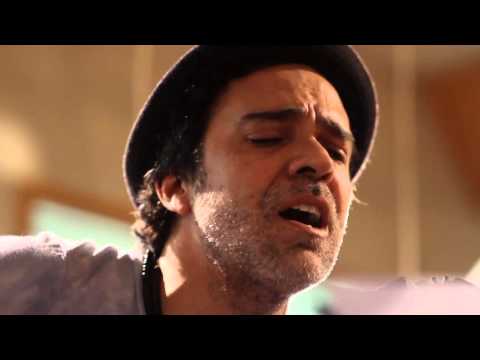 "Me Leva" música do CD "Oito" / com Paulo Moska.