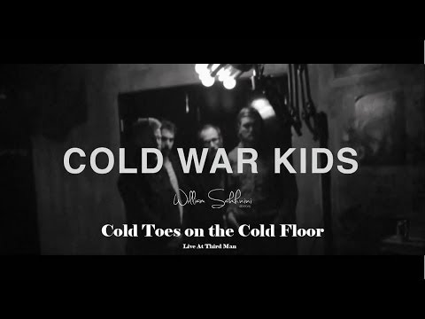 Videoclip de Cold Toes on the Cold Floor — Cold War Kids