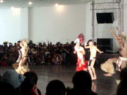 Tanes en el heiva 2010! John!!!