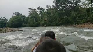 preview picture of video 'Canoeing down Rio Pastaza'