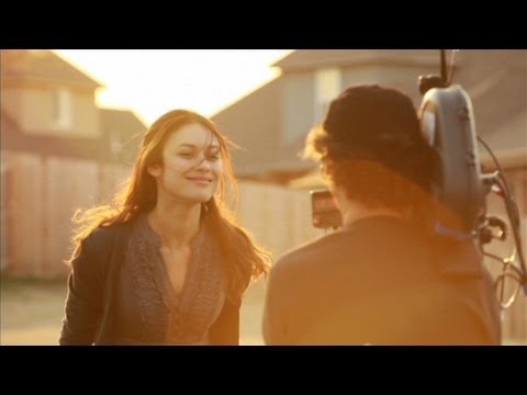 Thumbnail of the video: Acting without a script in 'To the Wonder'