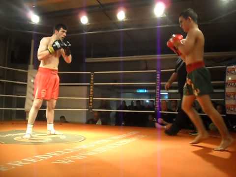 Ali Sezikil vs. Ajup Jarrayi 3x1,5 K1 7.2.2015