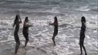 PLAY- Lorie: An Ocean View French Music Video