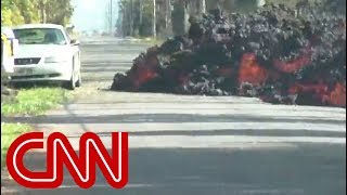 Watch as lava flow completely consumes car