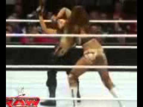 Eve vs Kaitlyn Divas Championship Match
