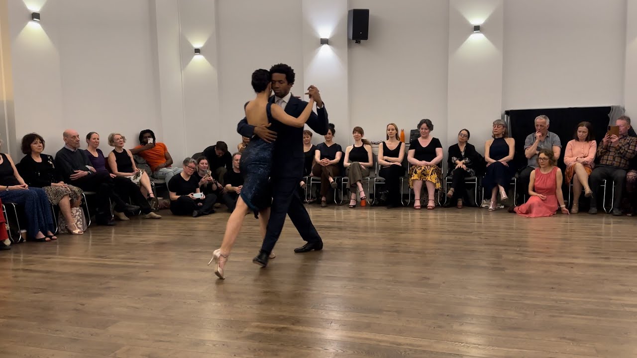 Silvina Tse y Julio Alvarez “La vi llegar” London 2025