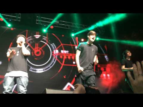 MBAND- Она вернется ( Space Moscow 07.03.15)