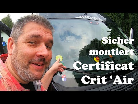 Certificate Crit'Air anbringen. Französische Umweltplakette in der Frontscheibe korrekt montieren