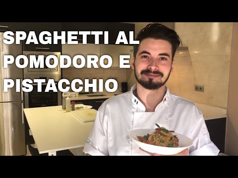 Spaghetti al pomodoro e pistacchio (svuota frigo)
