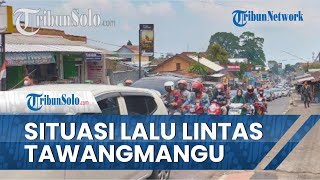 Tawangmangu Hari Ini: Mobil Wisatawan Menumpuk di Sekitar Pasar Tawangmangu, Arus Ramai Lancar