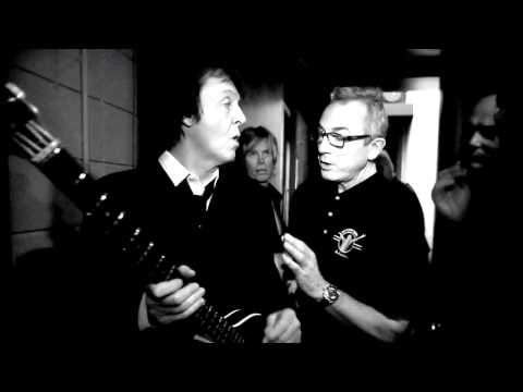 Paul McCartney bumps his Hofner bass into the ceiling - backstage 2009