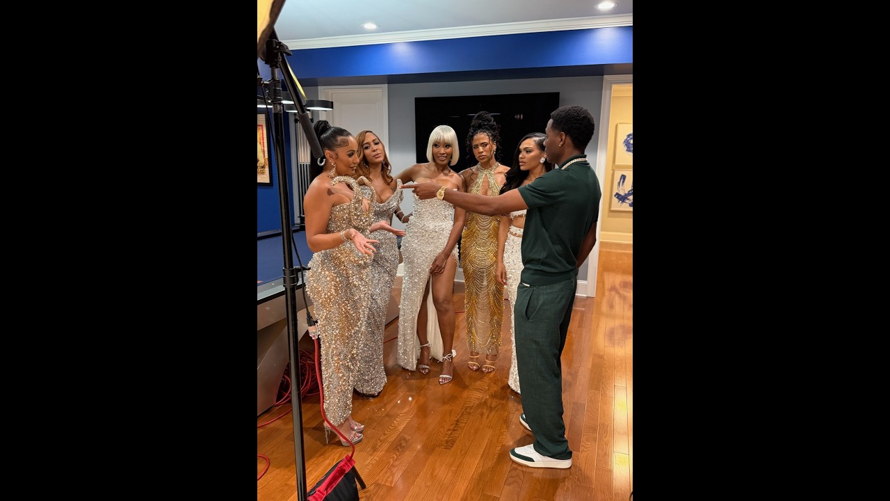 When Wayne lets the girls know that Delicia is the leader of the podcast!