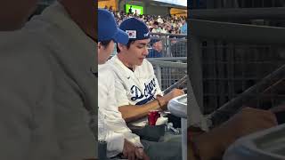 Download lagu A fan gifted Tae her customized cap with his name on it 🥹 #v #bts #taehyung mp3 Download lagu A fan gifted Tae her customized cap with his name on it 🥹 #v #bts #taehyung mp3