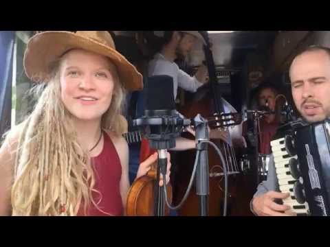 The BUS SESSIONS - Chapeau by Saffron Sun