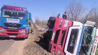 Цистерна с 35 тоннами масла перевернулась под Николаевом: огромная пробка (фото, видео)