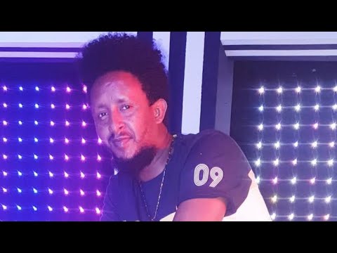 Rezene Teame live on stage