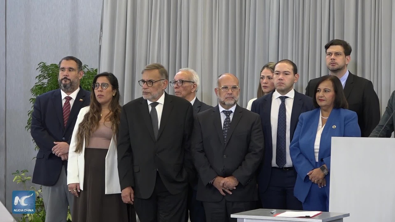 Gobierno y oposición de Venezuela acuerdan revisar cuatro leyes