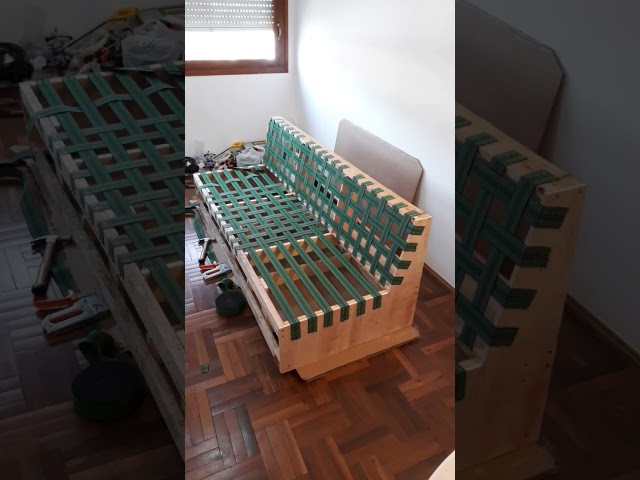 Vídeo relacionado con Yaheetech Sofá Sillón Tapizado con Reposabrazos y Patas de Metal, Moderno Sofá Individual con 1 Cojines Lumbares para Salón, Oficina en Casa, Color Rosa